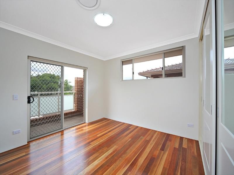 1/8 Rome Street, Canterbury NSW 2193