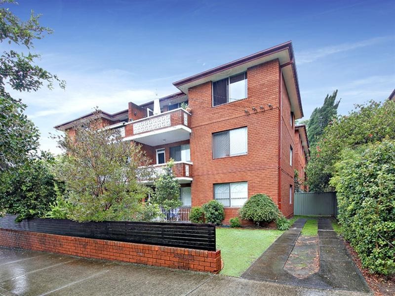 8/27-29 Pile Street, Marrickville NSW 2204