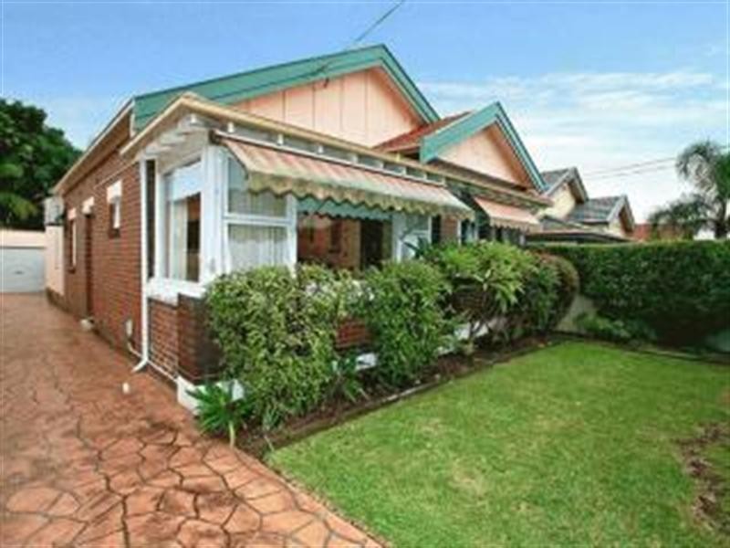 9 Clisdell Avenue, Canterbury NSW 2193