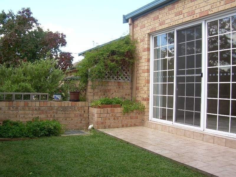 2/121 Riverview Road, Earlwood NSW 2206