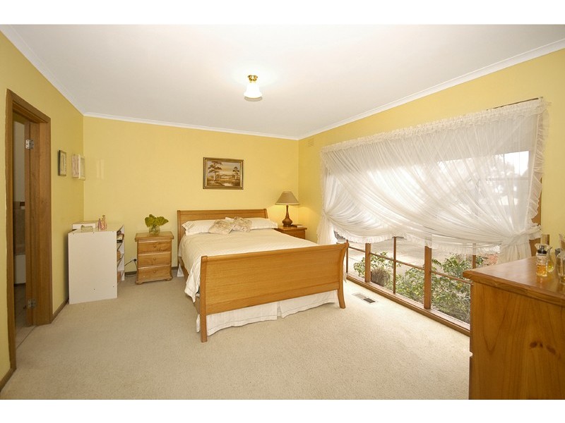 8 Kirby Close, Greenvale VIC 3059