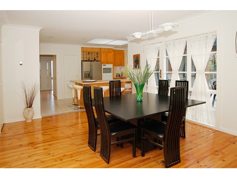 8 Endeavour Crescent, Westmeadows VIC 3049