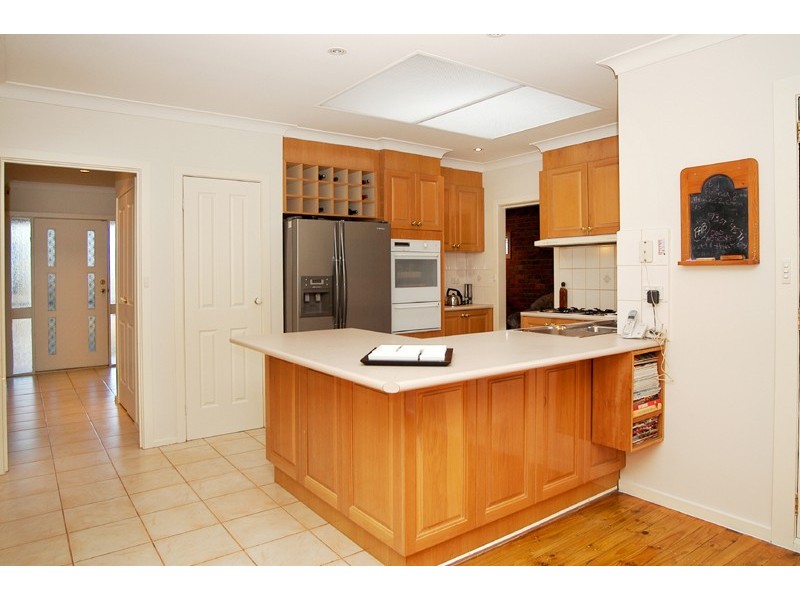 8 Endeavour Crescent, Westmeadows VIC 3049