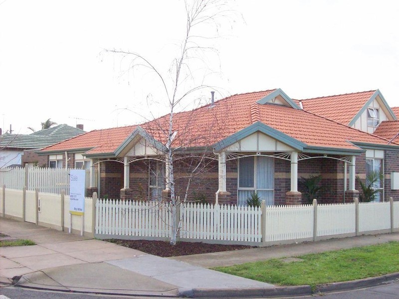 6 Newman Street, Niddrie VIC 3042