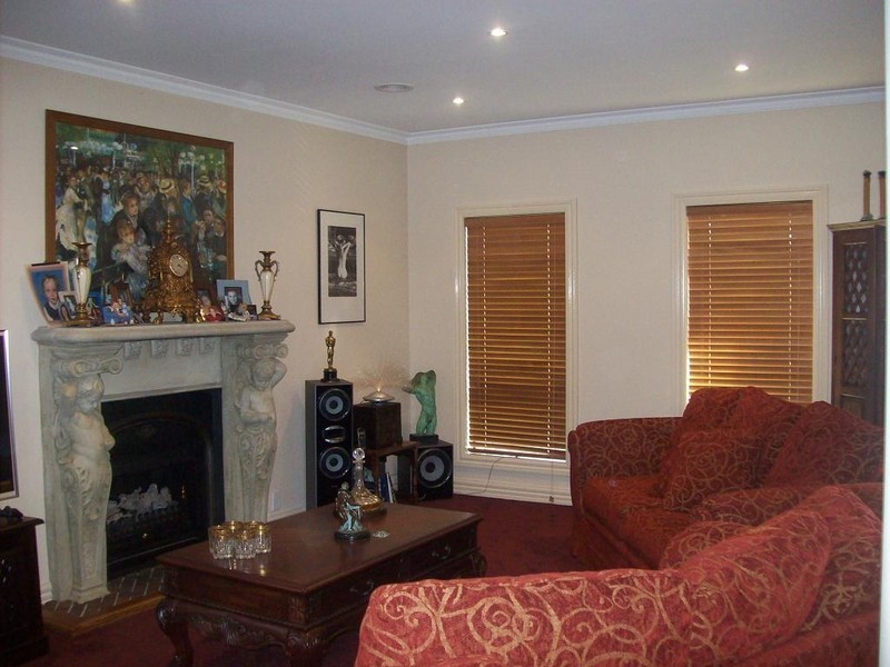 37 Stonebridge Way, Attwood VIC 3049