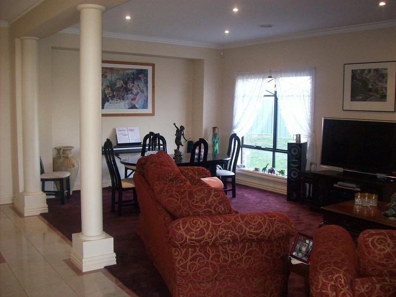 37 Stonebridge Way, Attwood VIC 3049