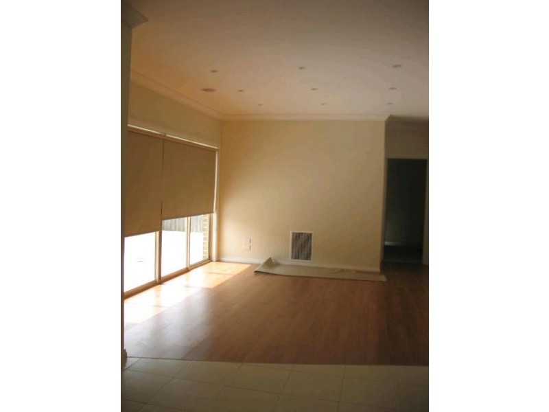 3/9 Tullamarina Avenue, Tullamarine VIC 3043