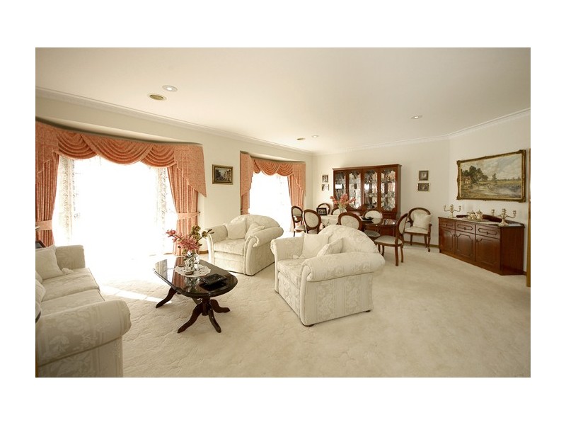 1 STELLA Court, Greenvale VIC 3059