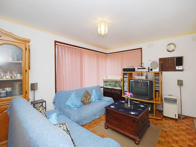 52 CLARKE Drive, Gladstone Park VIC 3043