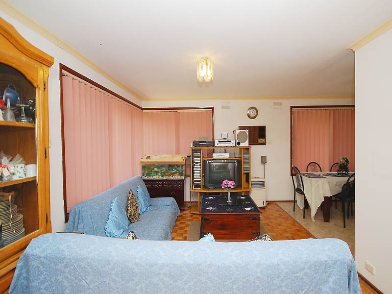 52 CLARKE Drive, Gladstone Park VIC 3043