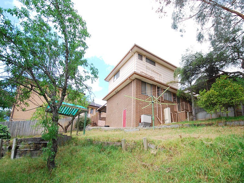 52 CLARKE Drive, Gladstone Park VIC 3043