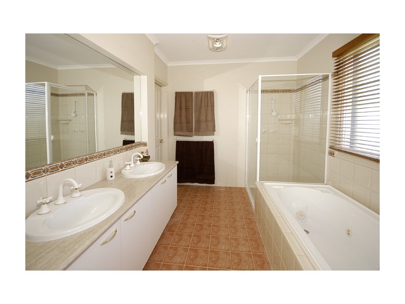 45 THE Ridge, Oaklands Junction VIC 3063