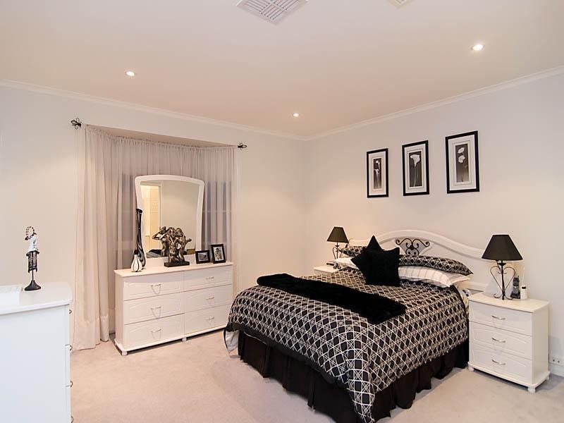 9 BURNLEY Court, Greenvale VIC 3059