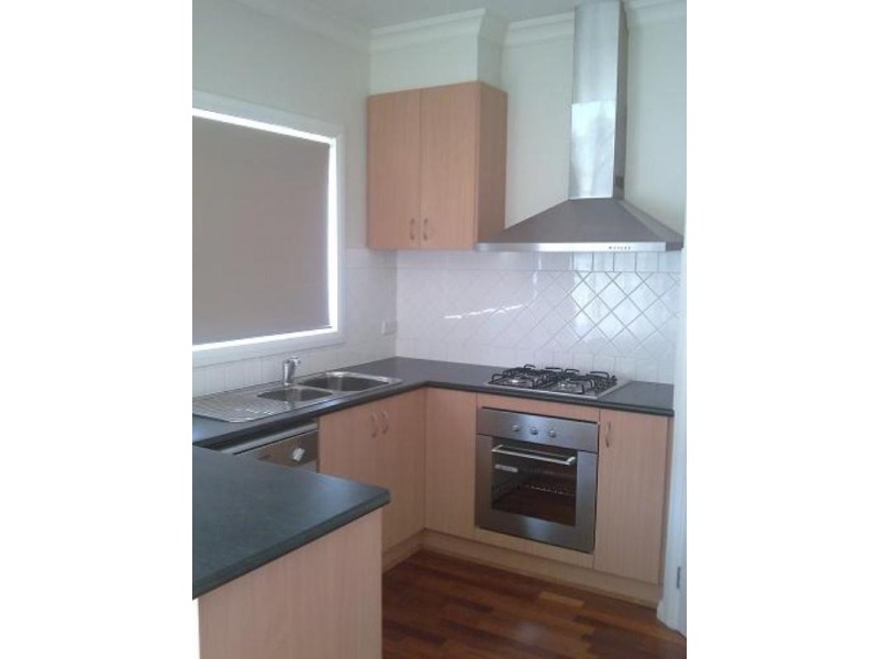 6/74 RUTHERGLEN Crescent, Gowanbrae VIC 3043