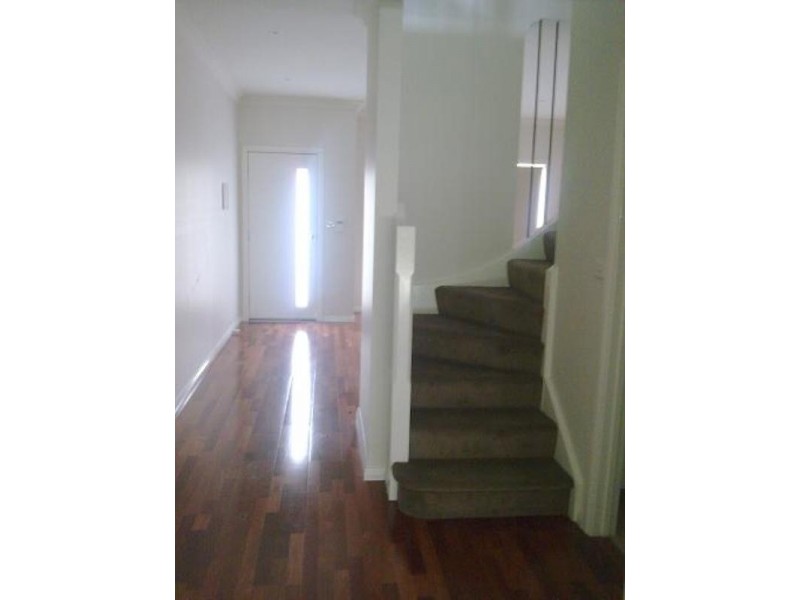 6/74 RUTHERGLEN Crescent, Gowanbrae VIC 3043