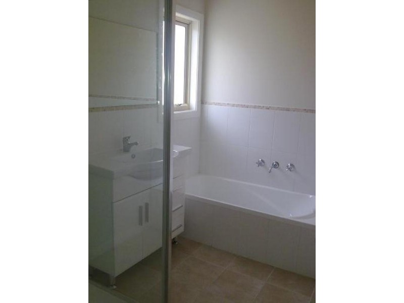 6/74 RUTHERGLEN Crescent, Gowanbrae VIC 3043