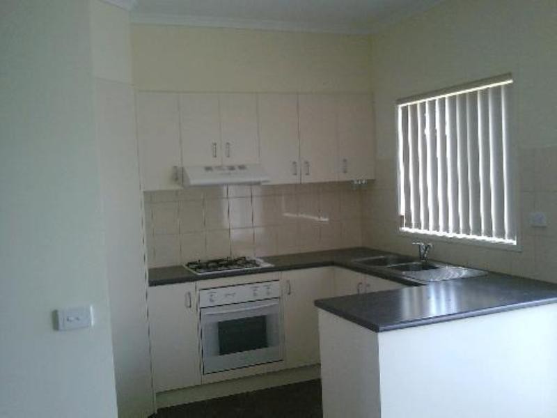 34 ATHOL Avenue, Roxburgh Park VIC 3064