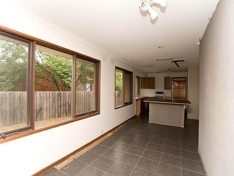 70 Lenoak Street, Gladstone Park VIC 3043