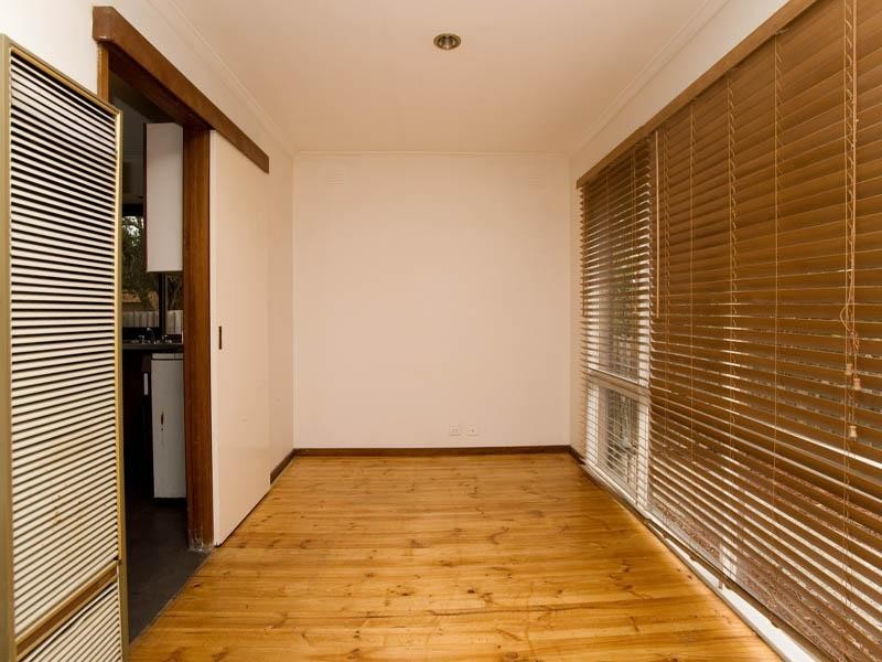 70 Lenoak Street, Gladstone Park VIC 3043