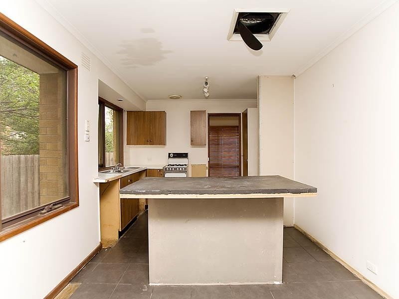 70 Lenoak Street, Gladstone Park VIC 3043