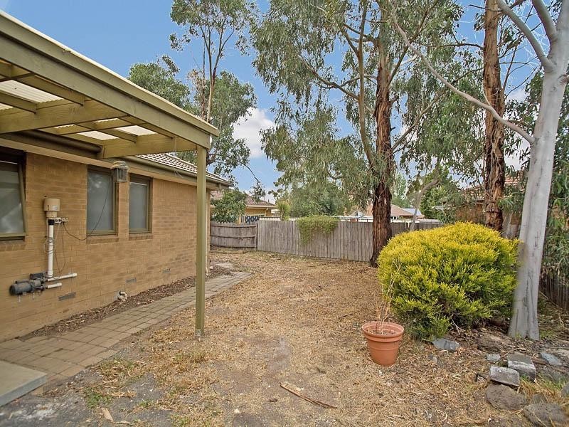 70 Lenoak Street, Gladstone Park VIC 3043