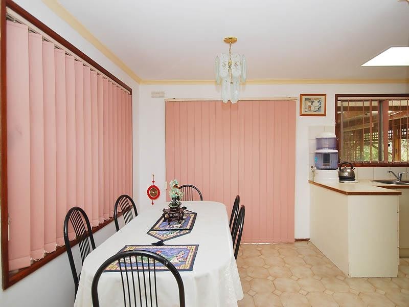 52 Clarke Drive, Gladstone Park VIC 3043