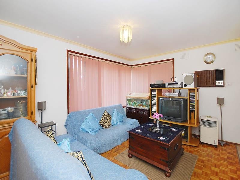 52 Clarke Drive, Gladstone Park VIC 3043