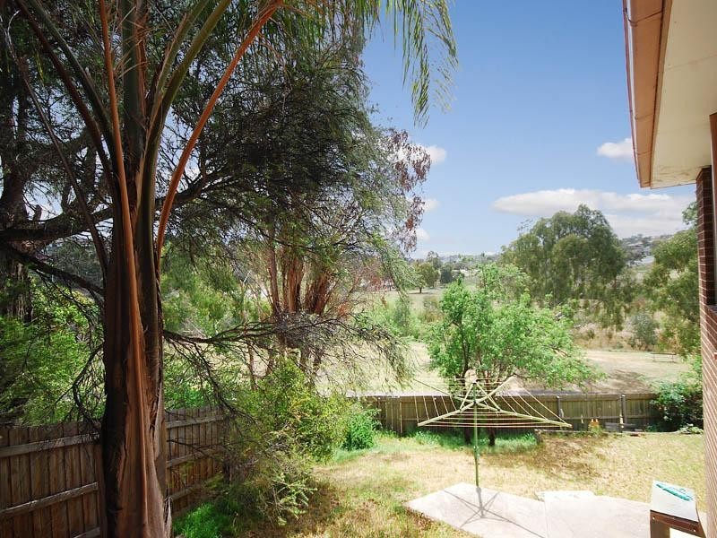 52 Clarke Drive, Gladstone Park VIC 3043