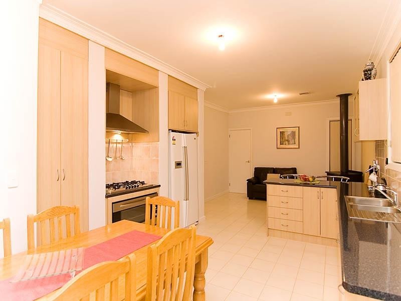 1 Bamford Avenue, Westmeadows VIC 3049