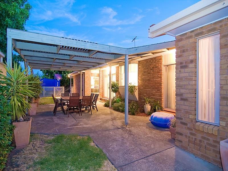 22 Hartley Crescent, Greenvale VIC 3059