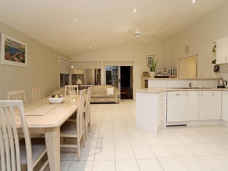 18 Carol Grove, Tullamarine VIC 3043