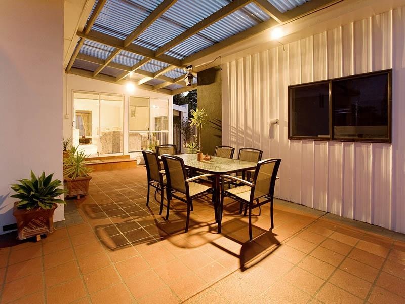 18 Carol Grove, Tullamarine VIC 3043