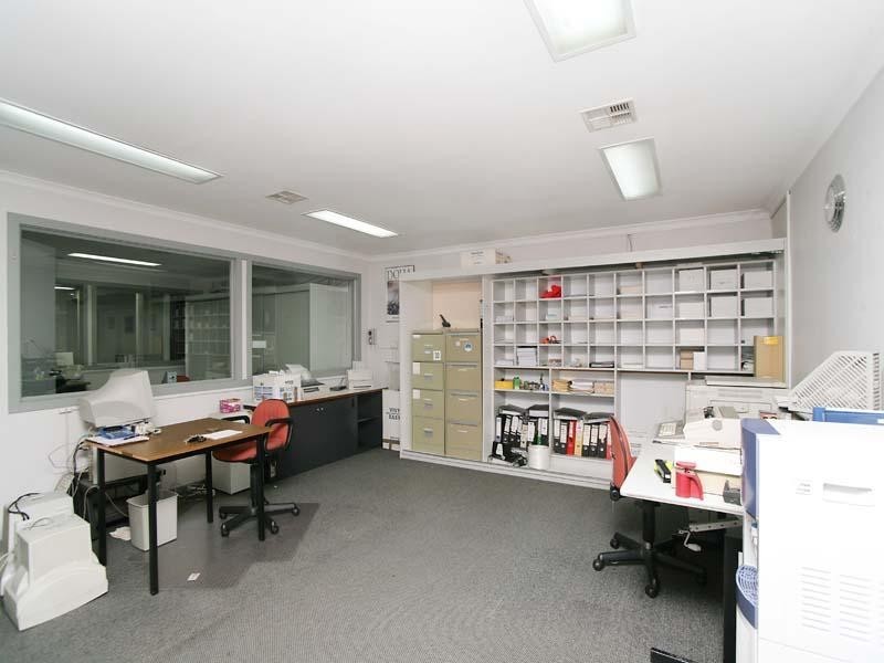 2/13 Ovata Drive, Tullamarine VIC 3043