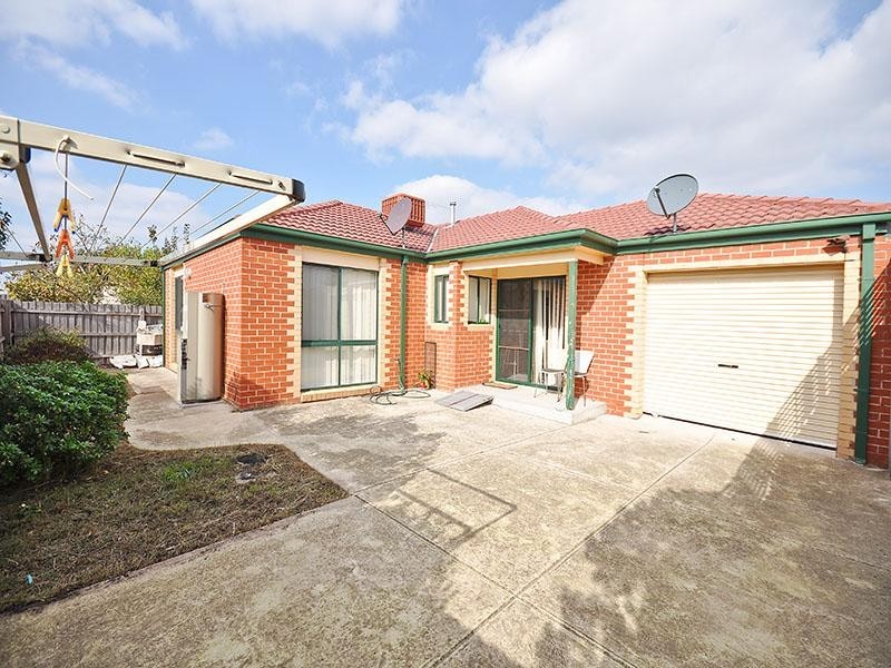 2/16 Dillwynia Place, Meadow Heights VIC 3048