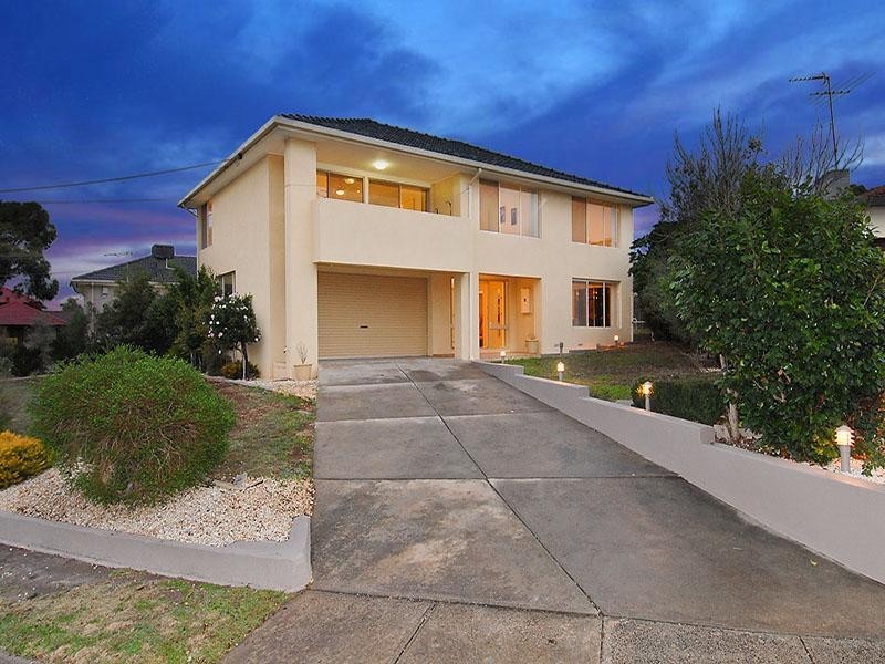 3 Finlay Close, Gladstone Park VIC 3043