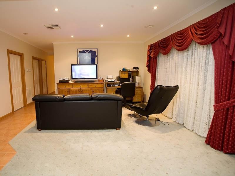 20 Threadneedle Street, Greenvale VIC 3059