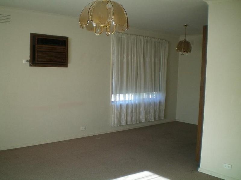 37 LINACRE Crescent, Gladstone Park VIC 3043