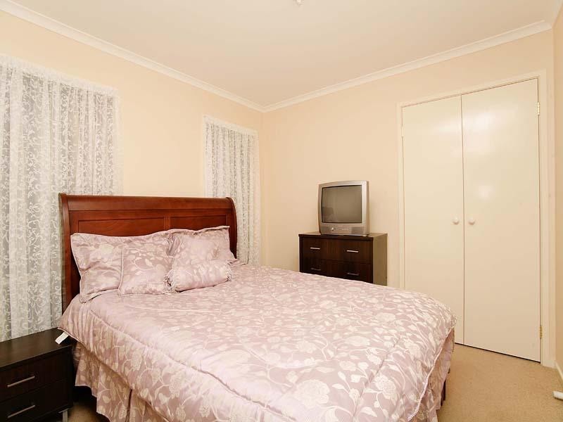 6 Bowral Loop, Craigieburn VIC 3064