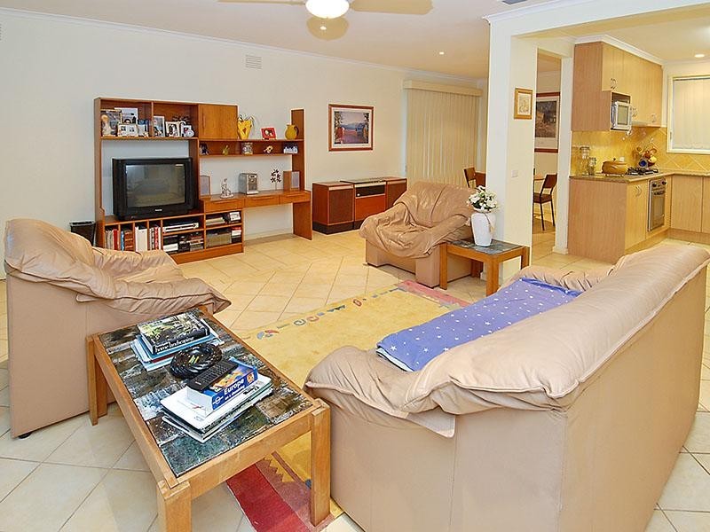 3 Finlay Place, Gladstone Park VIC 3043