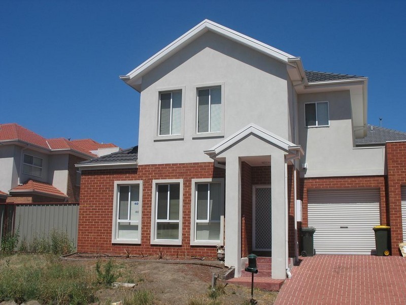 40 Balerno Circuit, Gowanbrae VIC 3043