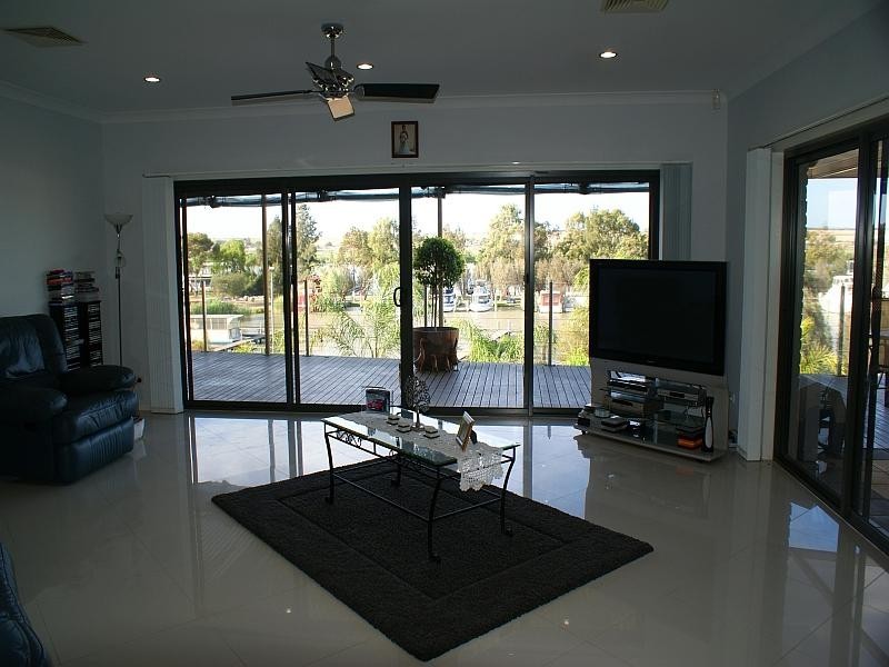 18 Riverglen Drive, Murray Bridge SA 5253