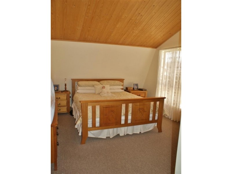 8 Sandpiper Road, Wellington East SA 5259