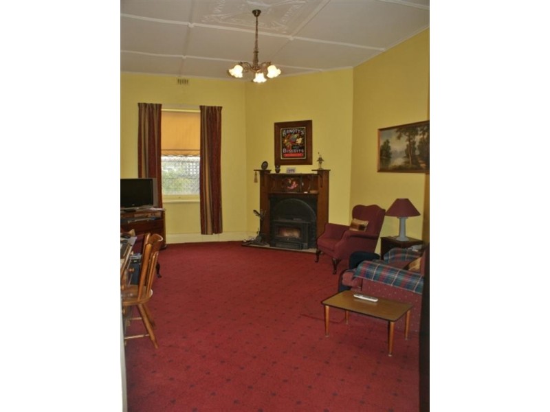 16 Charles Street, Murray Bridge SA 5253