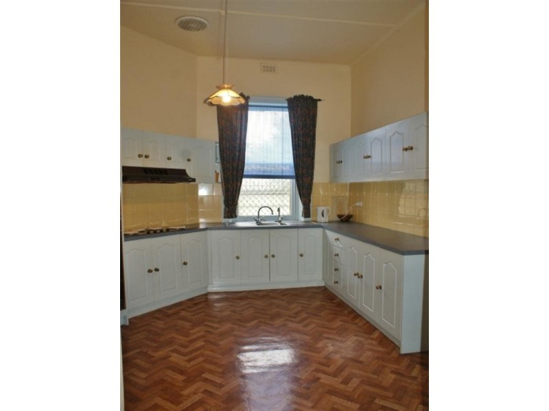 16 Charles Street, Murray Bridge SA 5253