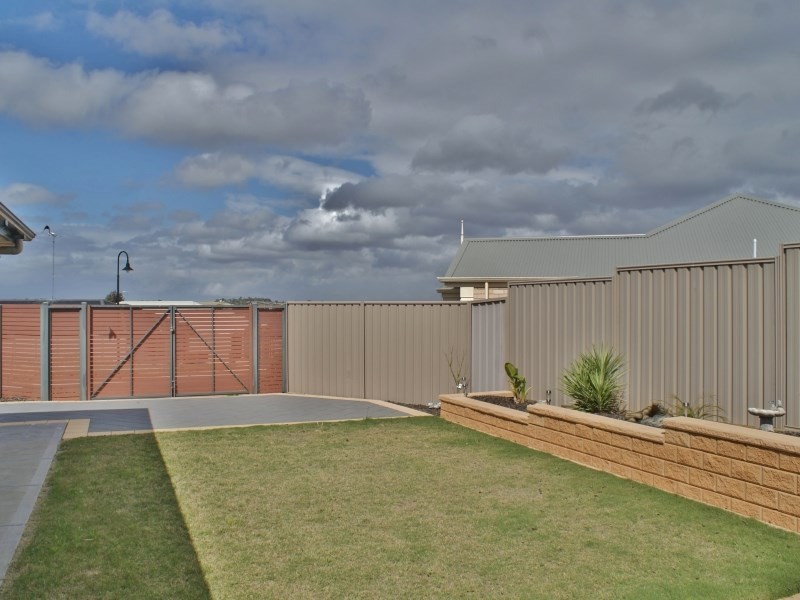 1 Waterlily Terrace, Murray Bridge SA 5253