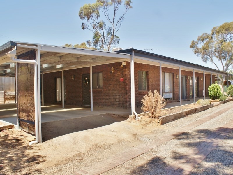 100 and 100A Thomas Street, Murray Bridge SA 5253