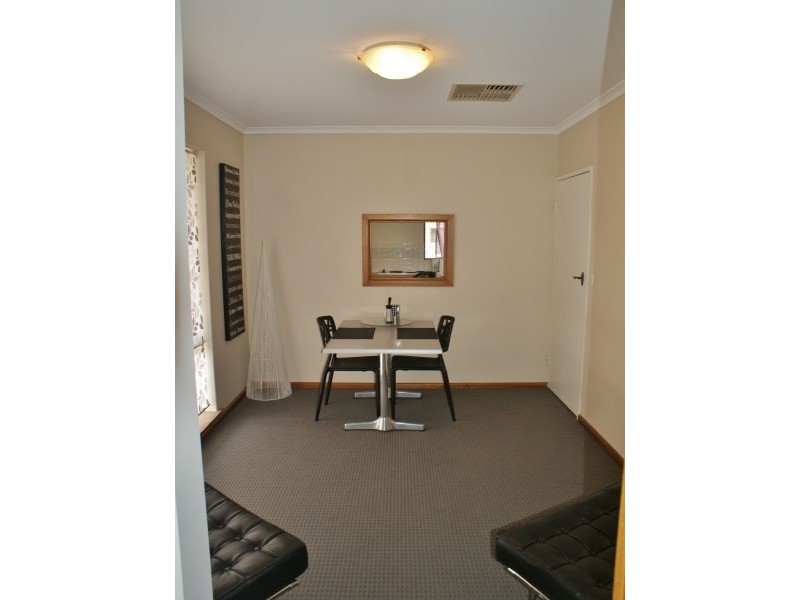 100 and 100A Thomas Street, Murray Bridge SA 5253