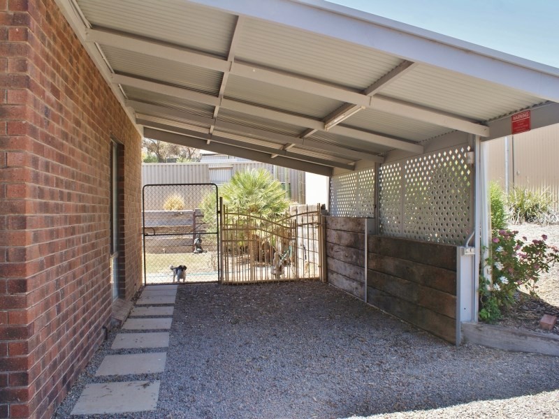 100 and 100A Thomas Street, Murray Bridge SA 5253