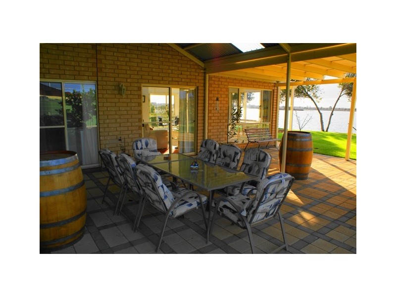 11 Seymour Drive, Wellington Marina, Wellington SA 5259