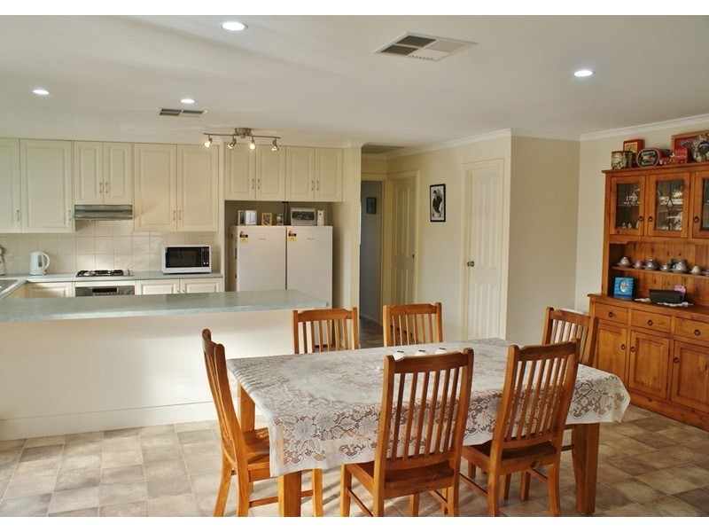 33 Tumbella Drive, Murray Bridge SA 5253